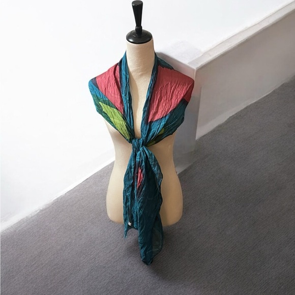 Elegant 100% Silk Blue and Red Color-Blocked Scarf - Picture 1 of 5